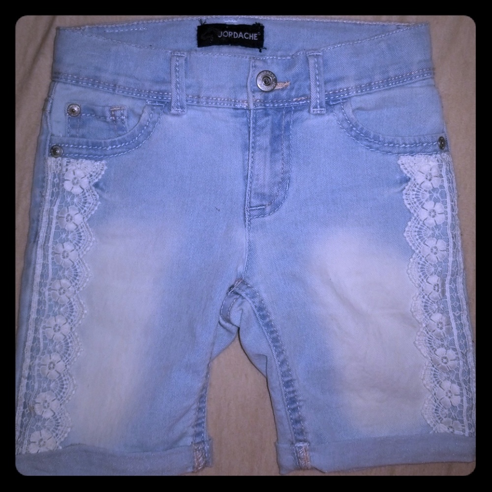 GIRLS CAPRIS WITH LACE SIZE 6